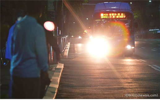 首尔市将在江南、弘大运行“年末专用”猫头鹰公交车