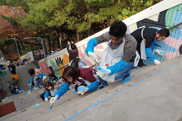 东子洞壁画绘制志愿服务活动