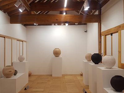 木罐展览“月亮、面孔”（2019）