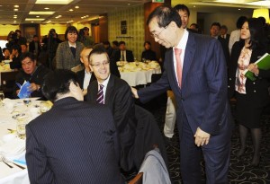 朴元淳市长以驻首尔的外国记者为对象举办“就任2周年记者招待会”