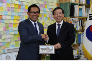 朴元淳市长会见印尼万隆市长展开交流合作