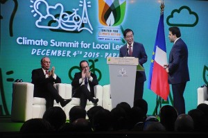 朴元淳市长等人共同签署了温室气体减排合作协议“巴黎宣言”