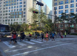 首尔市，通过实施步行时差制改善步行信号体系