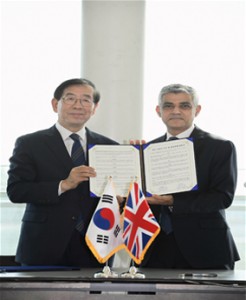 首尔、伦敦两位创新市长，正式签订政策交流协定
