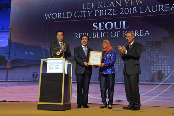 朴元淳市长获颁“李光耀奖”，并表示“这是伟大市民达成的壮举”