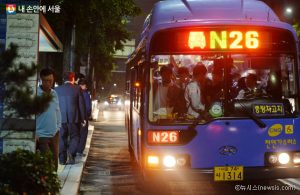 首尔市将运行四条“年末专用”猫头鹰公交车路线