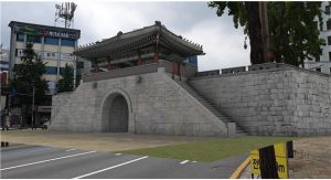 时隔104年，首尔市利用AR和VR技术对日本殖民统治时期拆除的敦义门进行了复原