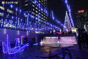 首尔市市长在首尔广场圣诞市场致新年问候