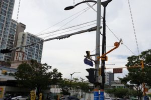 首尔市试安装将信号灯、CCTV监控等设施与ICT技术结合的“智能杆”