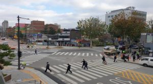首尔市新设25处对角斑马线，让步行更便利