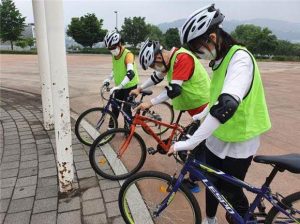 申请自行车教室（有限额），在汉江公园学习骑行安全