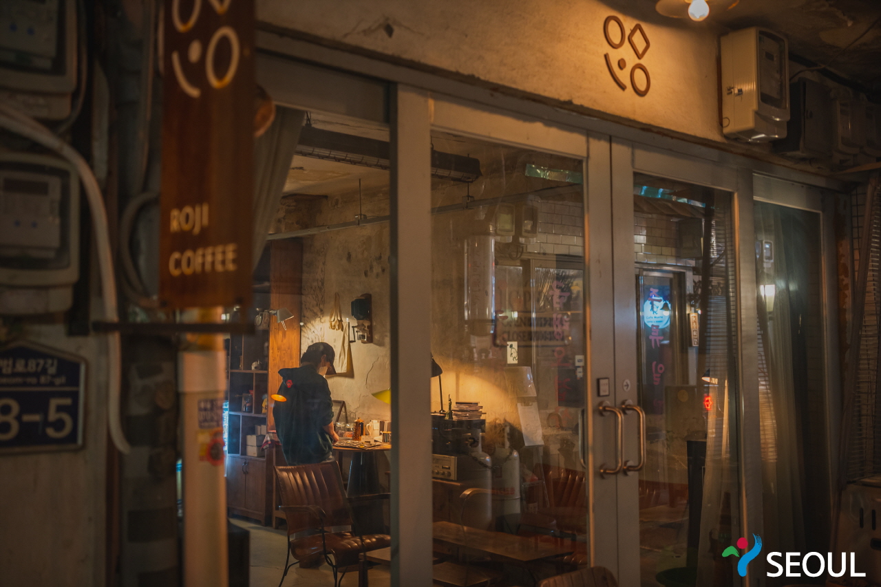 ROJI COFFEE 商店内部照片