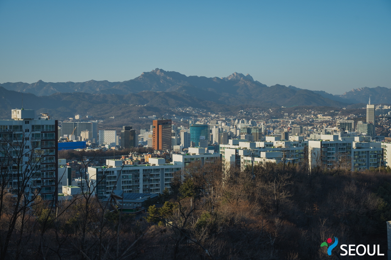 从梅峰山眺望的首尔市