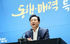 第八届民选市长就任一周年记者座谈会-3