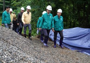 实地检查有发生山体滑坡风险的地区-2