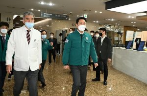 针对医生集体罢工访问首尔医疗院
