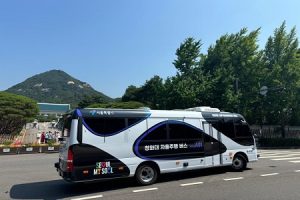 首尔市青瓦台无人驾驶巴士将于下月1日恢复运行，可刷交通卡或气候同行卡乘车