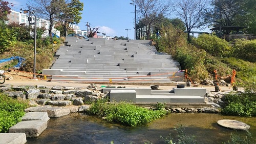 细谷川滨水居住文化空间建成照片