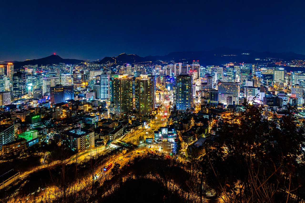 从南山俯瞰的首尔夜景照片